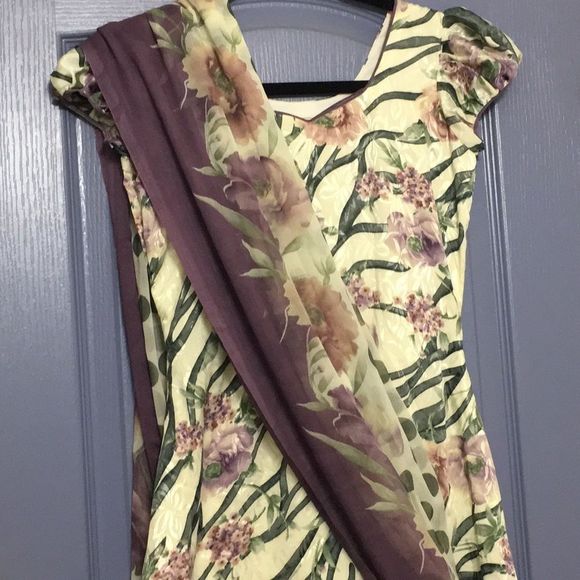 NWOT chudidhar with matching dupatta - Picture 1 of 7